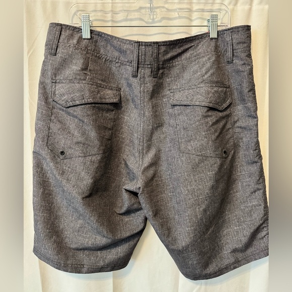 Men’s Oakley Hybrid Swim Shorts Size 36 - Picture 2 of 7